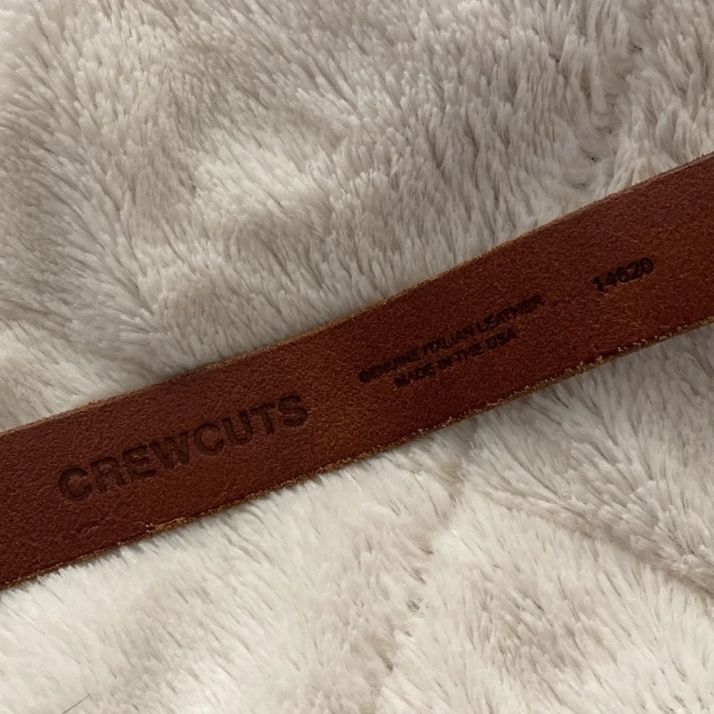 Lobster claw leather belt